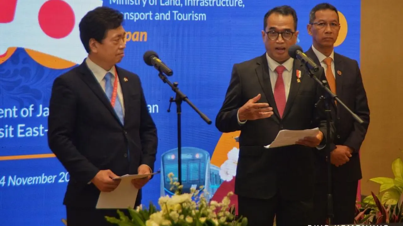 Menteri Perhubungan RI Budi Karya Sumadi dalam penandatanganan nota kesepahaman antara Indonesia dengan Jepang dan Inggris.