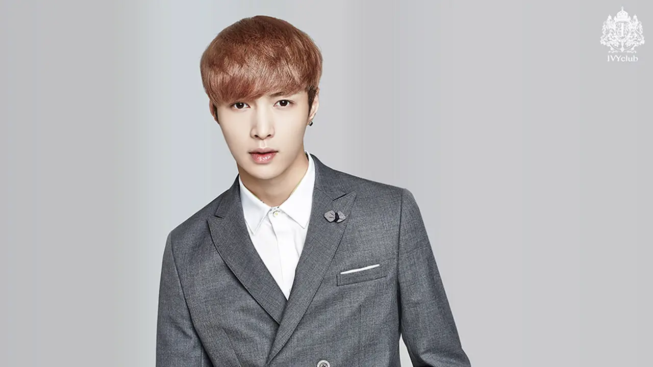 Lay EXO