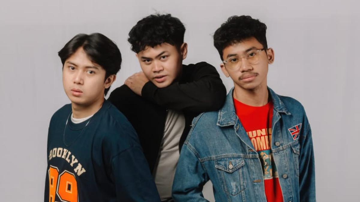 Luncurkan MV Terbaru Single Bantal Favorit, Band Heylo Jeylo Cerita Serunya Proses Syuting