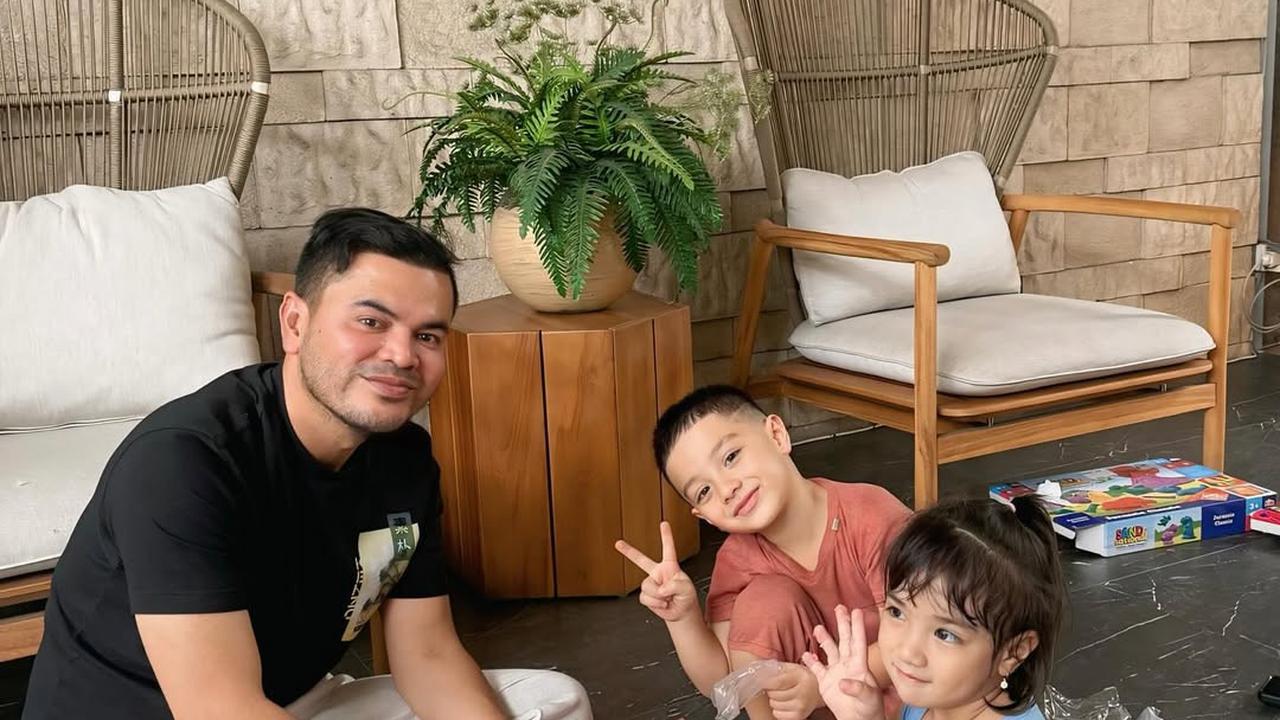 Irish Bella Pergi ke Belgia, Begini 7 Potret Haldy Sabri Momong Air Rumi - Bikin Salfok Disebut Mirip
