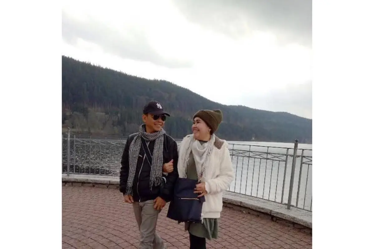 [Bintang] Ayah dan Ibu Ayu Ting Ting