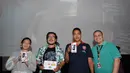 Dua buah smartphone berhasil diraih penonton yang beruntung usai nonton bareng film Minions bersama Liputan6.com dan Pop Mie di Bekasi Cyber Park, Minggu (28/6/2015). (Liputan6.com/Helmi Fithriansyah)