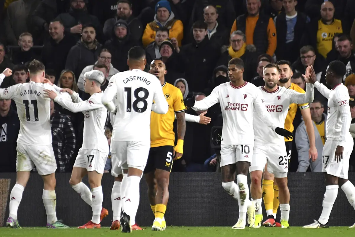 Foto: Dramatis, MU Tumbangkan Wolverhampton Wanderers Lewat Drama 7 Gol di Liga Inggris