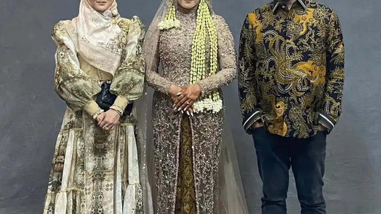 Potret Ahmad Dhani dan Mulan Jameela Kondangan di Bali, Tampil Elegan dengan Gaya Vintage