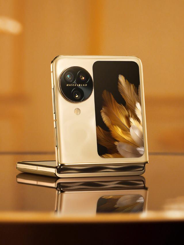 Tampilan Find N3 Flip diungkap Oppo jelang peluncuran 29 Agustus 2023 (Weibo Oppo)