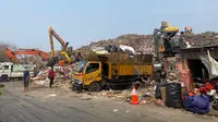 Truk Pengangkut Sampah di TPA Rawa Kucing Tangerang. (Liputan6.com/Pramita Tristiawati)