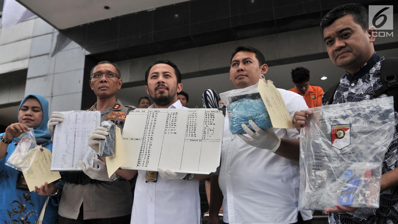 Setahun kemudian, Ade Ary dimutasi menjadi Panit Industri dan Perdagangan Ditreskrimsus Polda Metro Jaya pada tahun 2008.<br>