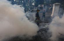 FOTO: Berantas Nyamuk DBD, Museum Tekstil Jakarta Difogging Demi Keamanan Pengunjung