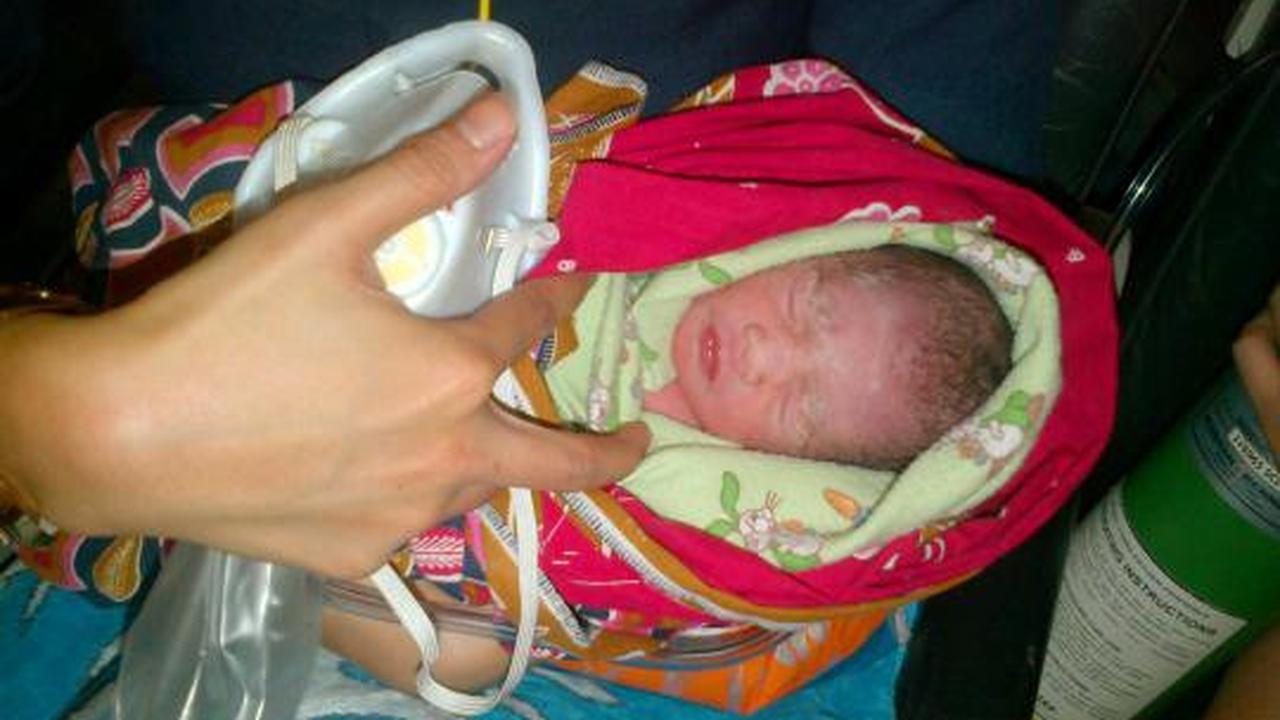 Pramugari bantu lahirkan bayi prematur di pesawat
