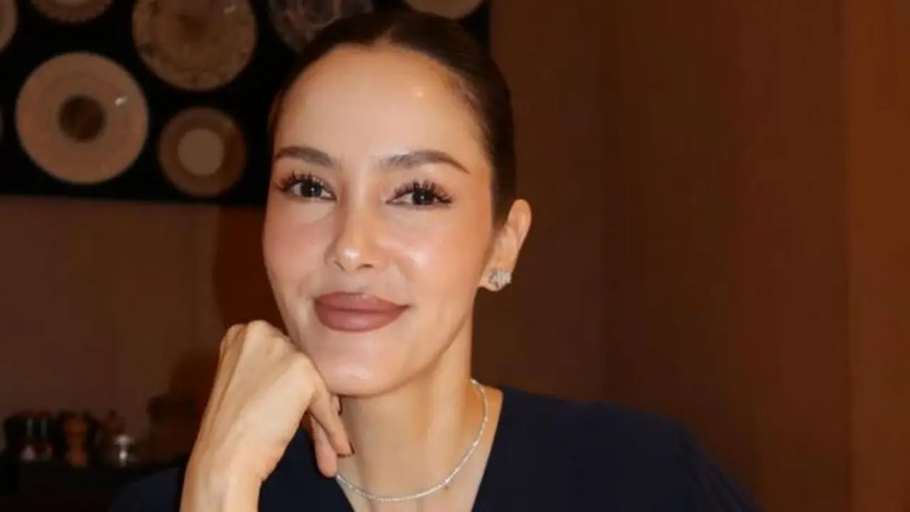 Potret cantik Cathy Sharon yang memesona. (credit:instagram.com/cathysharon)
