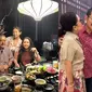 Mayangsari dan Bambang Trihatmodjo Dinner bareng Anak (Sumber: Instagram/mayangsari_official)