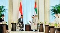 Presiden Jokowi bertemu dengan Presiden Uni Emirat Arab (UEA) Sheikh Mohamed bin Zayed bin Sultan Al Nahyan atau MBZ di Istana Al Shatie, Abu Dhabi, Jumat (1/7/2022). (Foto: Sekretariat Presiden)