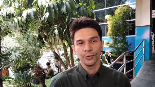 Jonathan Frizzy dalam Kondisi Lemah Usai Operasi, Dibawa ke RSUD Tangerang Sebelum Penahanan