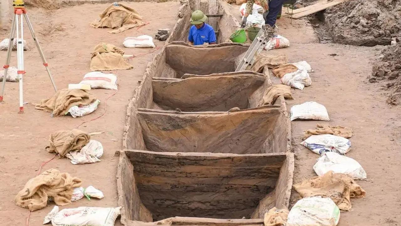 Warga Desa Temukan Dua Kapal Kayu Bersejarah di Bawah Kolam Ikan, Kondisinya Masih Kokoh