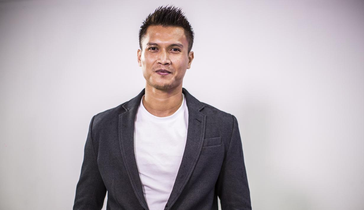 Kiper Persija Jakarta, Shahar Ginanjar, saat hadir pada Indonesian Soccer Awards 2019 di Studio Indosiar, Jakarta, Jumat (10/12). Acara ini diadakan oleh Indosiar bersama APPI. (Bola.com/Yoppy Renato))