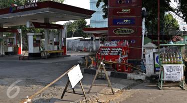 20151012-SPBU Tutup-Jakarta