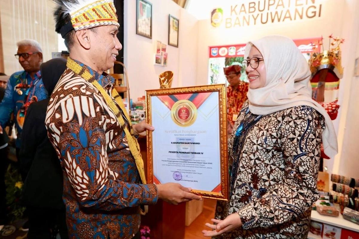 Kabupaten Banyuwangi kembali ditetapkan sebagai Kabupaten Terinovatif se-Indonesia di ajang Indonesia Government Award (IGA), yang diselenggarakan Kemendagri.