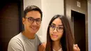 Tampak awet muda, Gunawan masih cocok menjadi kakak bila disandingkan dengan sang putri, Khayra Shakilla yang kini telah beranjak dewasa. (FOTO: instagram.com/gunawan_sudrajat_real/)