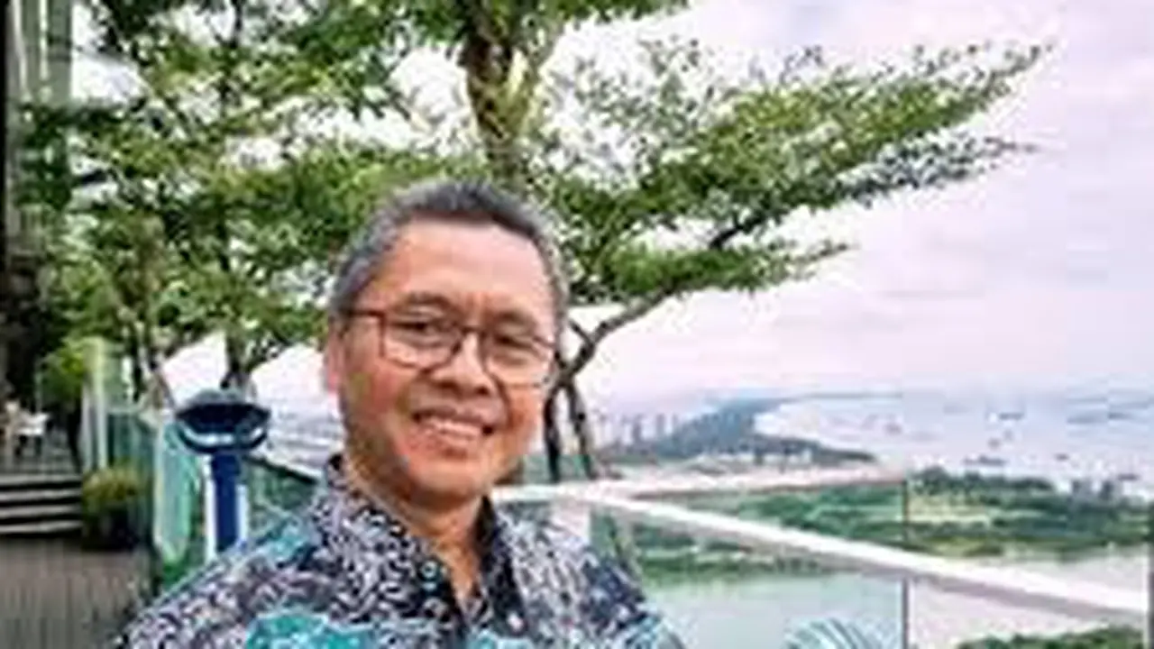 Rektor IMDE Totok Amin Soefijanto