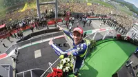 Valentino Rossi selalu mendapat sambutan spesial di Sirkuit Mugello, Italia. (Vale46.com)