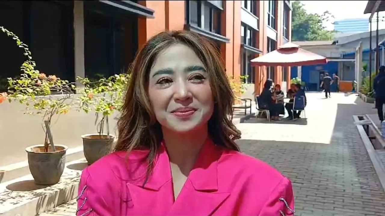 Dewi Perssik