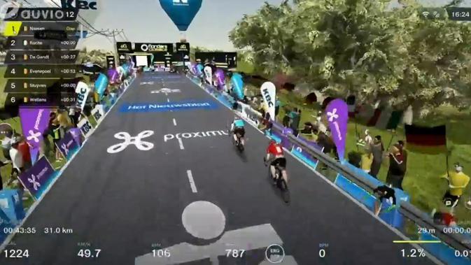 Gambar dari saluran Belgia RTBF menunjukkan perlombaan Tour of Flanders yang diselenggarakan secara virtual, (5/4/2020). Jika Tour of Flanders 2020 memiliki jarak tempuh sejauh 267,2 km, balapan virtual ini hanya memiliki trek sepanjang 32 km. (AFP/Belga)