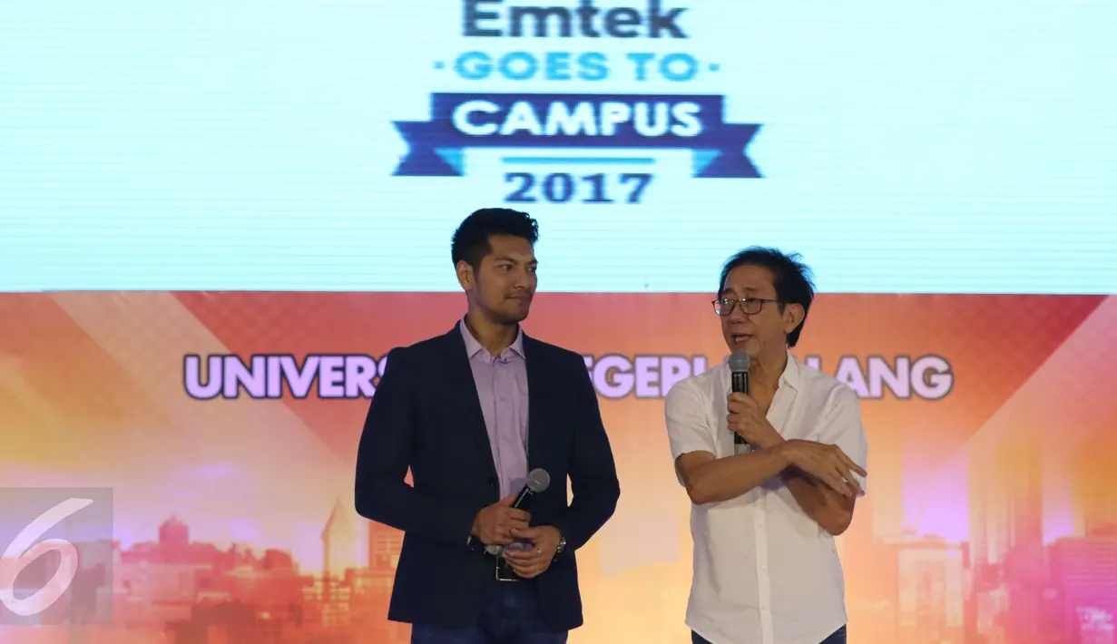 Direktur Marketing PT Sido Muncul Irwan Hidayat berbagi pengalaman di acara Emtek Goes To Campus (EGTC) 2017 di Universitas Negeri Malang, Kamis (4/5). Irwan Hidayat membagikan pengalamannya saat membangun Sido Muncul. (Liputan6.com/Helmi Afandi)