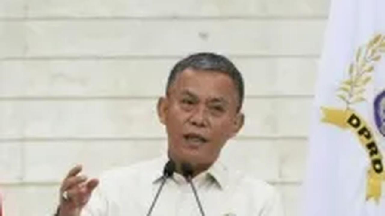 Ketua DPRD Enggak Bisa Berbuat Apa-Apa Terkait Cinta Mega: Saya Petugas Partai