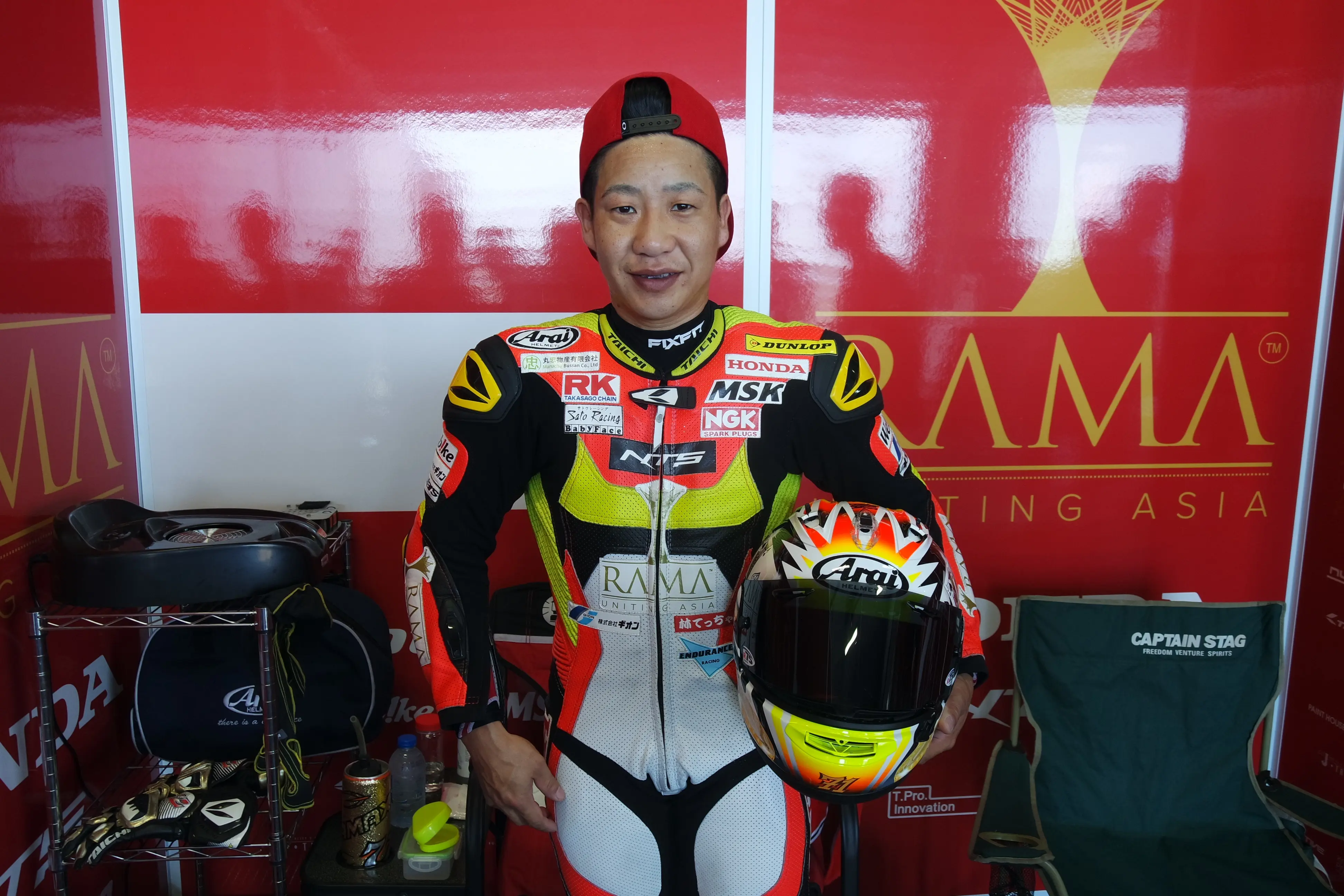 Mantan pebalap grand prix kelas 125cc, Tomoyoshi Koyama. (Bola.com/Muhammad Wirawan Kusuma)