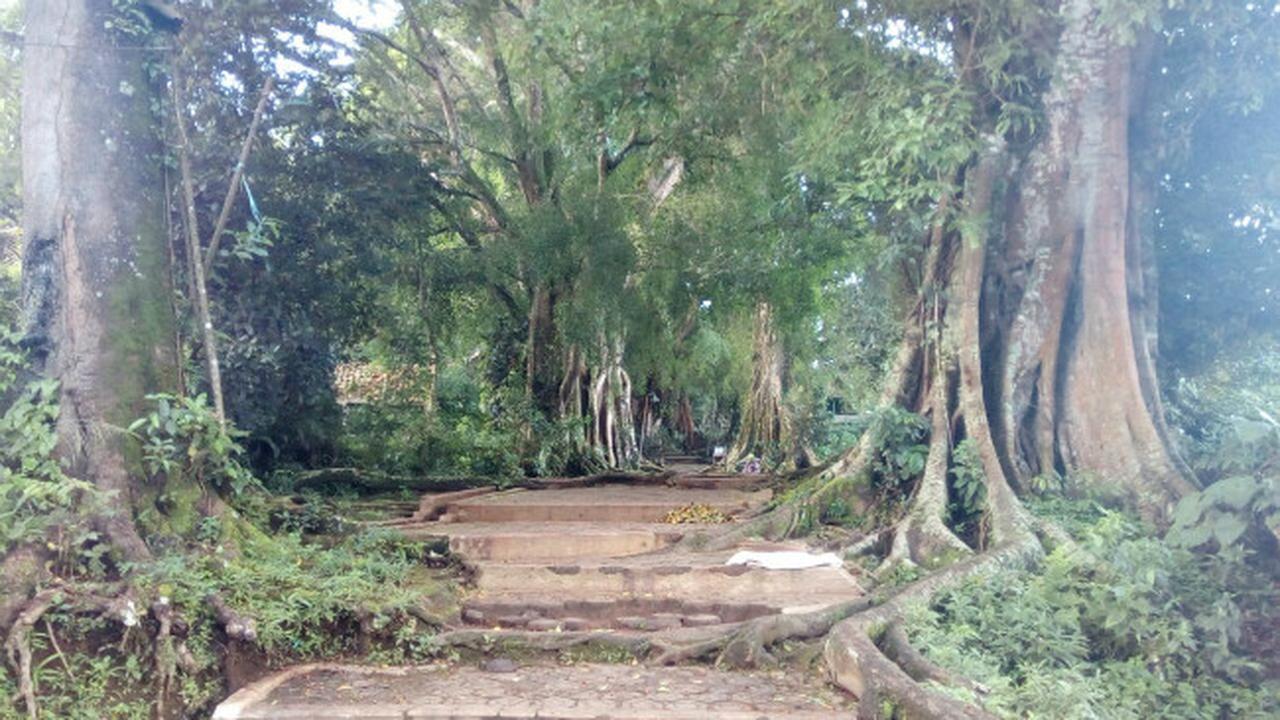 Makam Petilasan Raja Padjajaran Garut
