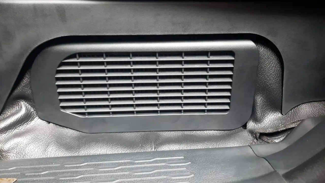 Pemilik Toyota Innova Zenix Hybrid Wajib Tahu, Ventilasi di Bawah Jok Penumpang Jangan Sampai Tertutup