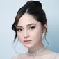 Mulai dari Syifa Hadju hingga Azizah Salsha, berikut penampilan artis dipulas soft glam makeup look yang bisa jadi inspirasi. (Foto: IG/@leoafandi_}.