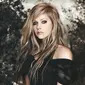 Hubungan rumah tangga Avril Lavigne dengan Chad Kroeger telah diujung tanduk. Namun, ia belum siap berpisah dari Chad Kroeger.