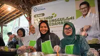 Sandiaga Uno Buka Lapangan Kerja dengan Komoditas Lokal di Bogor, Beri Ibu-Ibu Pelatihan