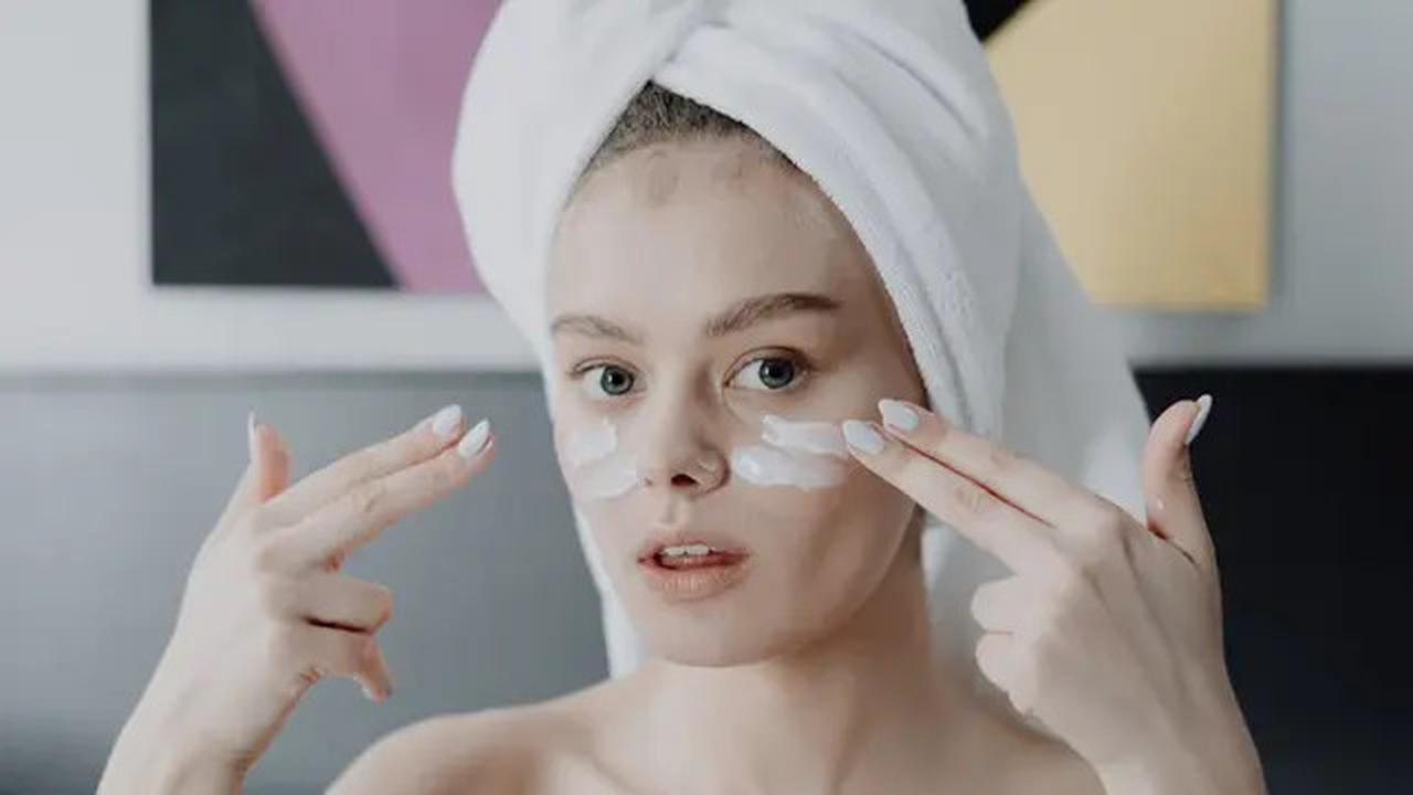 8 Kandungan Kosmetik yang Bahaya Buat Kulit, Awas Jangan Sembarang Pakai