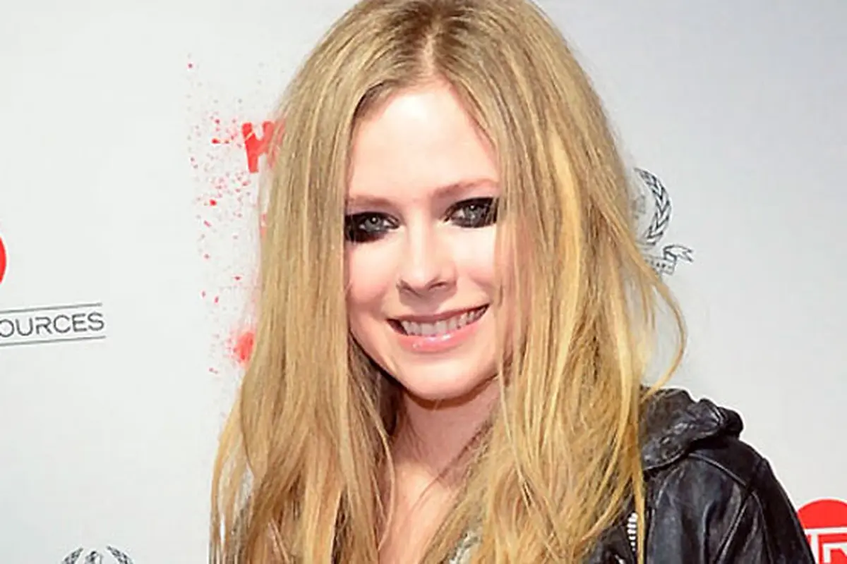 avril-lavinge-kejakarta-131030b.jpg