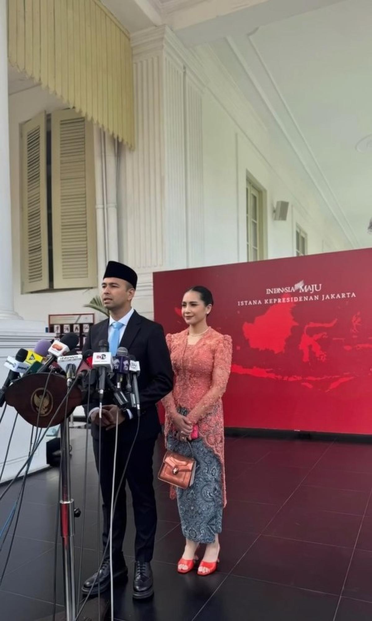 Pasal 2 dari peraturan tersebut menyatakan bahwa gaji pokok menteri negara ditetapkan sebesar Rp 5.040.000 per bulan. Selain itu, menteri juga menerima tunjangan yang diatur dalam Keputusan Presiden Nomor 68 Tahun 2001, dengan total sebesar Rp 13.608.000 