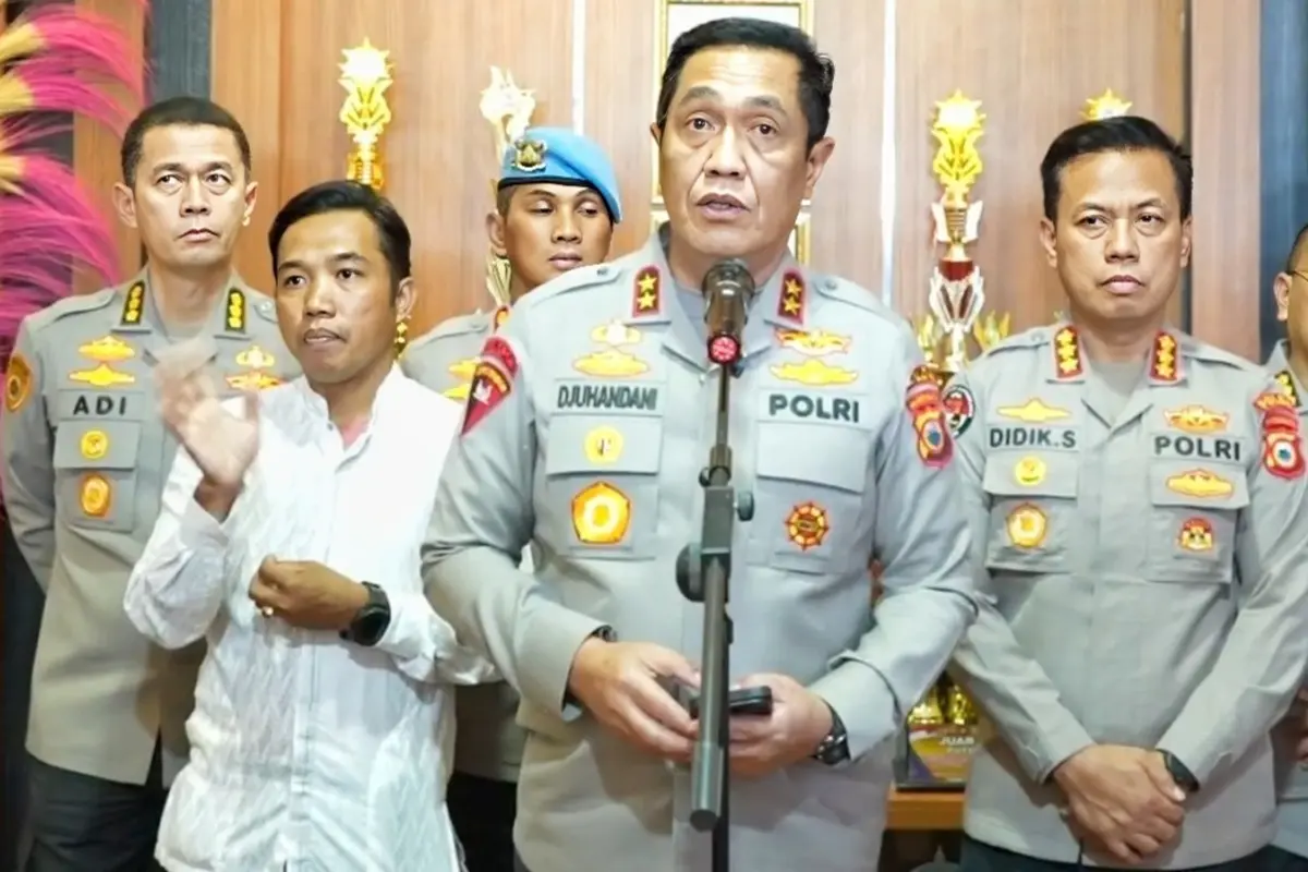 Kapolda Sulawesi Selatan Irjen Pol Djuhandhani Rahardjo Puro di Mapolres Pinrang.
