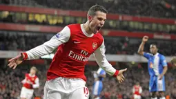 Robin van Persie - Mantan bomber MU ini menjelma menjadi predator haus gol berkat didikan Arsene Wenger. Selama delapan tahun memperkuat Arsenal, van Persie mampu mengoleksi 132 gol dari 278 pertandingan. (AFP/Ian Kington)