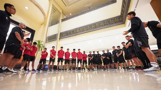 Foto: Reaksi Kecewa Para Pemain, Staf Pelatih, dan Official Timnas Indonesia setelah Batal Main di Piala Dunia U-20 2023