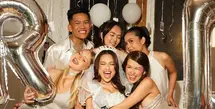 Setelah gelar bridesmaid proposal, Jennifer Coppen dapat kejutan bridal shower dari sahabat terdekat [@jennifercoppenreal20]