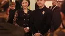 Erina Gudono tampil memesona pamer baby bumpnya yang semakin besar di kehamilan pertama, mengenakan kebaya hitam. [Foto: Instagram/erinagudono]