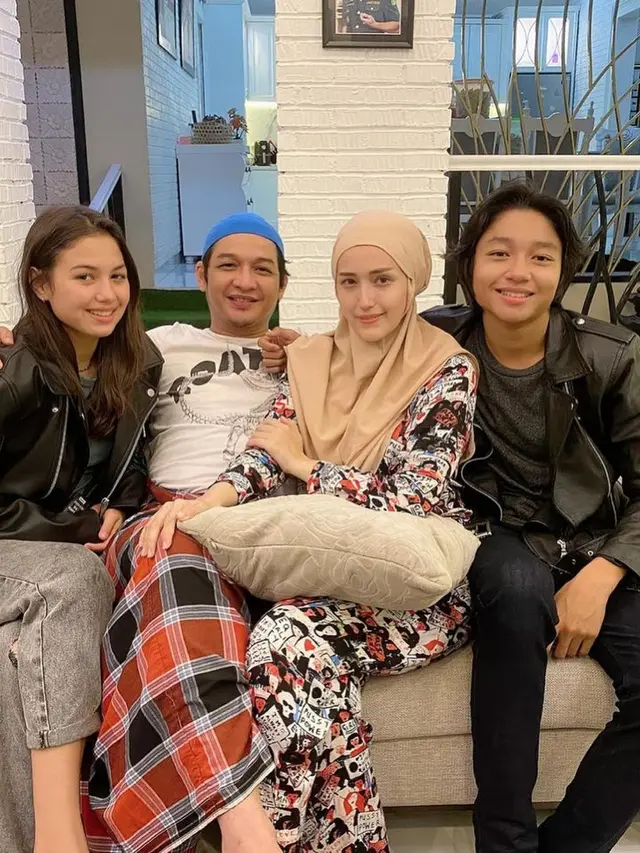 6 Momen Keisha Alvaro dan Saskia Chadwick Beri Kejutan Ulang tahun Buat Pasha Ungu