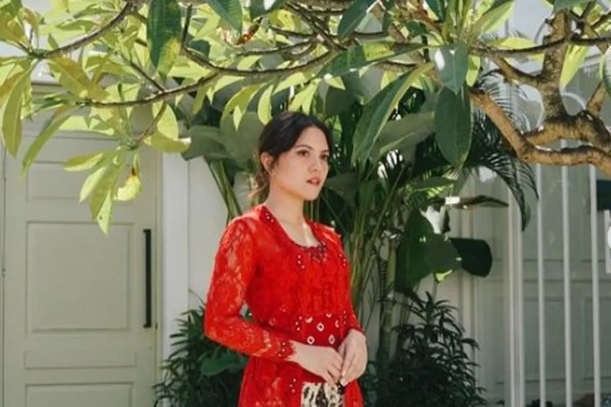 Marsha Aruan kenakan kebaya (Instagram/aruanmarsha)