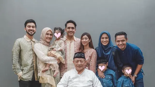 6 Potret Ayah Alyssa Soebandono Bareng Ketiga Anaknya, Penuh Kehangatan
