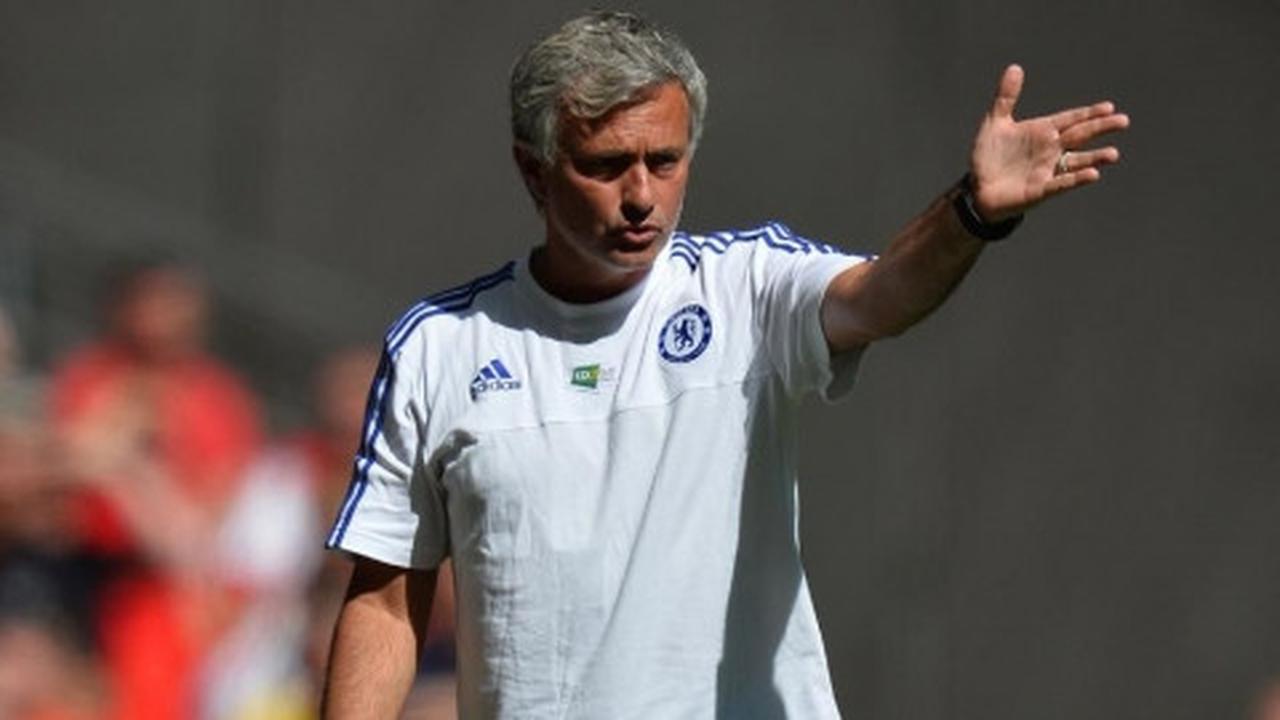 Mourinho kritik lapangan Wembley