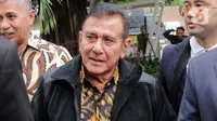 Japto Soerjosoemarno dipanggil penyidik KPK untuk diperiksa sebagai saksi dalam kasus dugaan gratifikasi dan pencucian uang yang menjerat mantan Bupati Kutai Kartanegara Rita Widyasari. (Liputan6.com/Herman Zakharia)