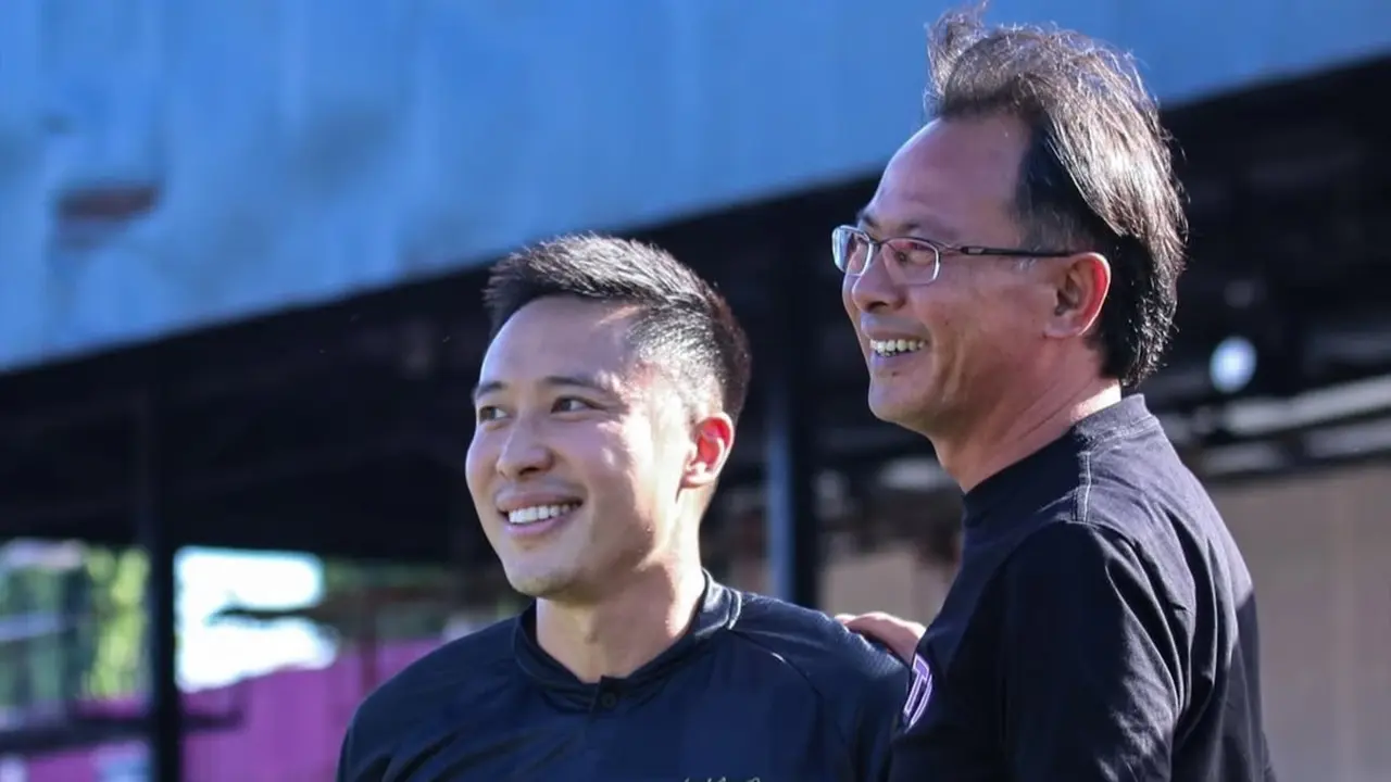 Arthur Irawan dan pelatih Persik Kediri, Ong Kim Swee