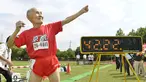 Hidekichi Miyazaki, kakek berusia 105 tahun asal Jepang berhasil mencetak rekor lari 100 meter waktu 42,22 detik dan tercatat oleh Guinness World Records pada 23 September 2015.(REUTERS/Kyodo)