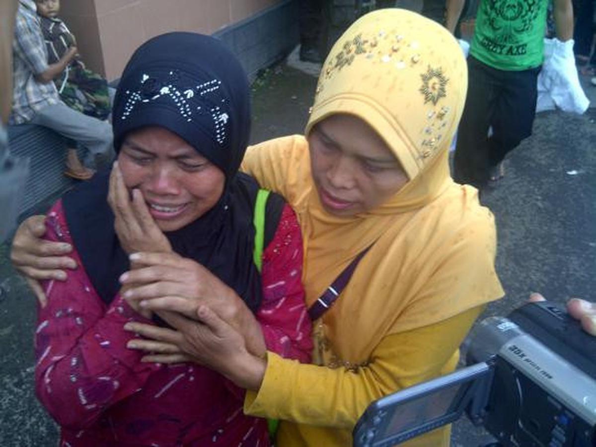Ratusan warga ricuh saat sidang kasus pemotongan 2 bambu